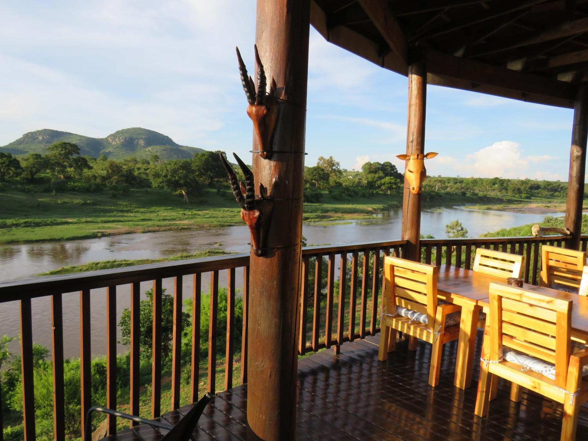 Riverview Inn Малелейн Екстериор снимка